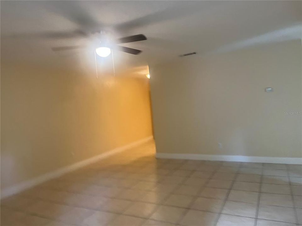 For Rent: $1,200 (2 beds, 1 baths, 900 Square Feet)