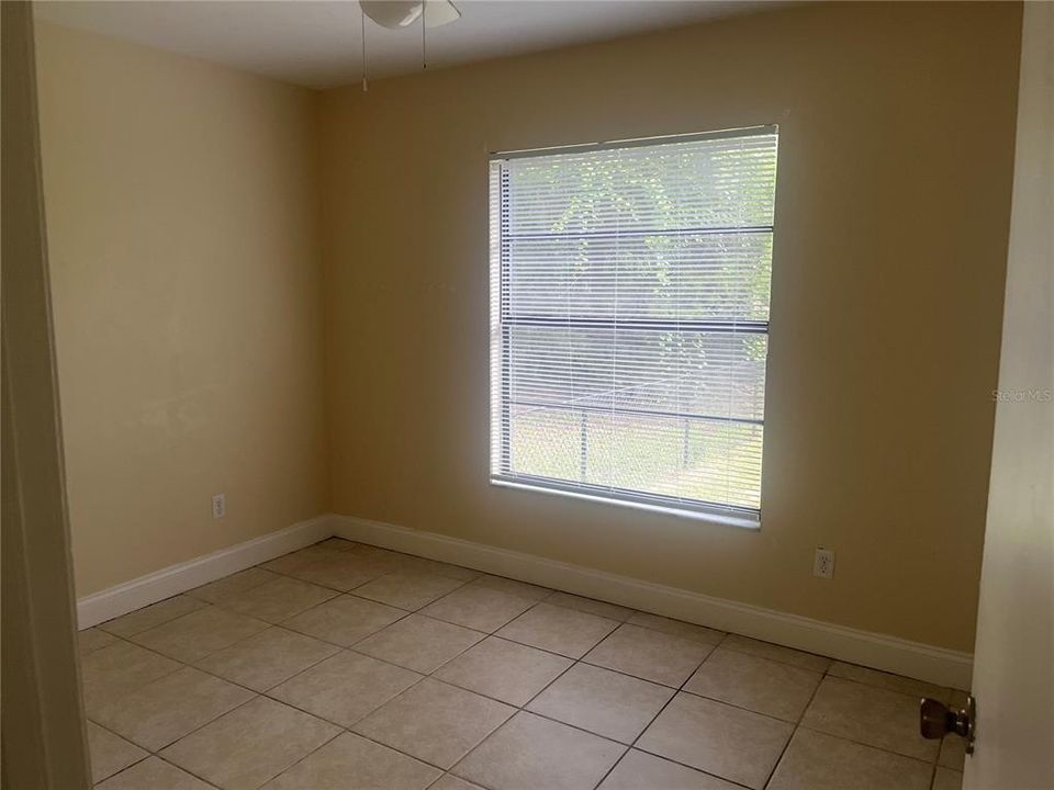 For Rent: $1,200 (2 beds, 1 baths, 900 Square Feet)