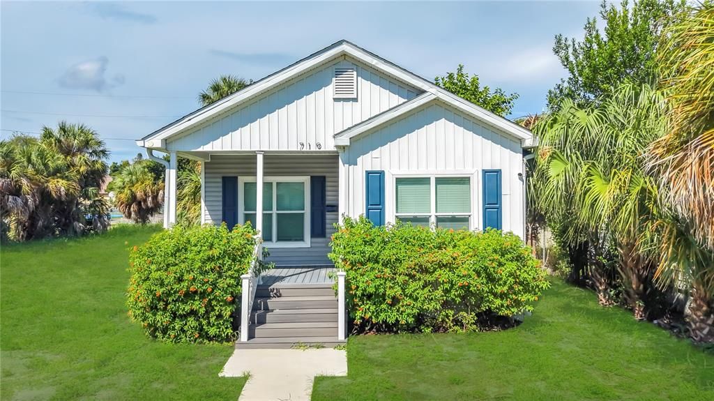 For Rent: $2,900 (3 beds, 2 baths, 1232 Square Feet)