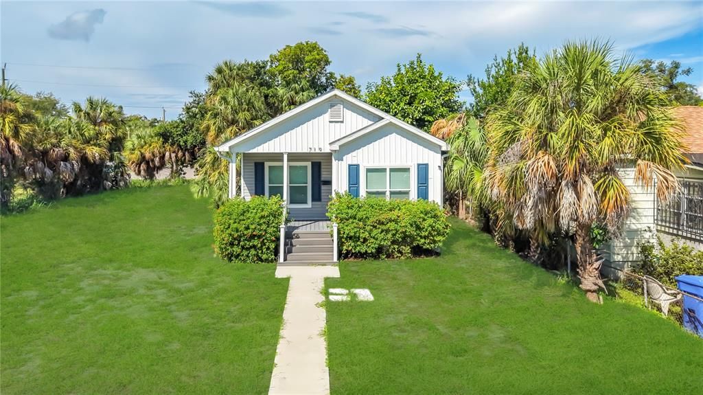 For Rent: $2,900 (3 beds, 2 baths, 1232 Square Feet)