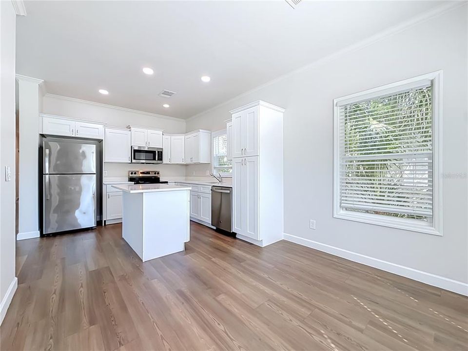 For Rent: $2,900 (3 beds, 2 baths, 1232 Square Feet)