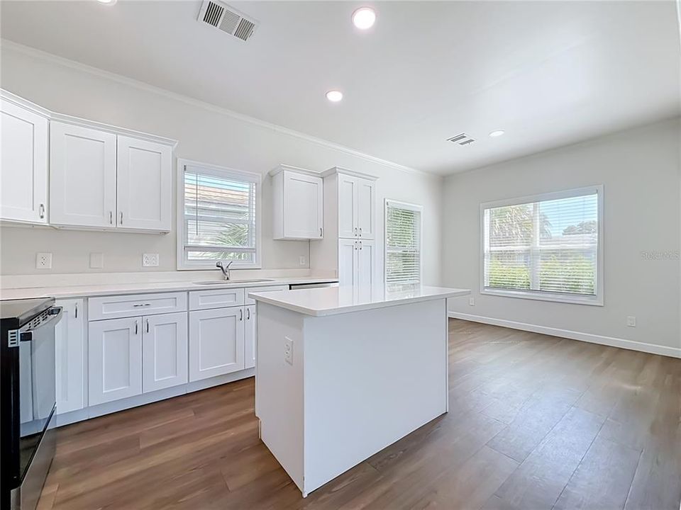 For Rent: $2,900 (3 beds, 2 baths, 1232 Square Feet)