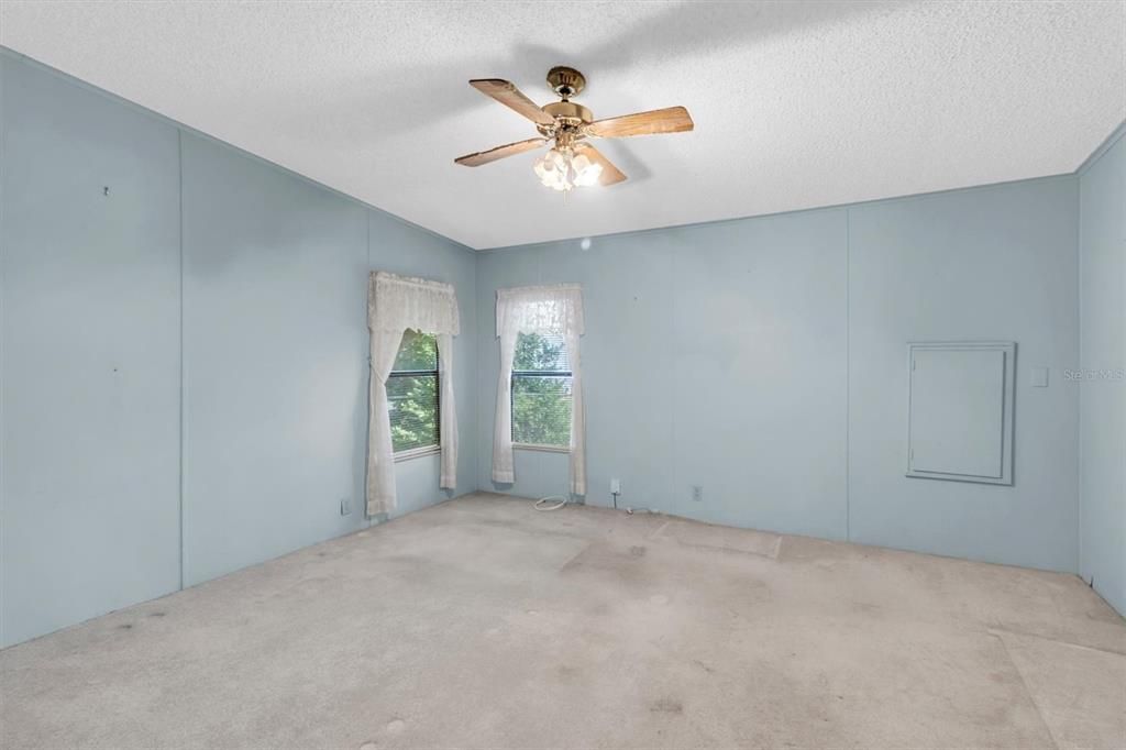 For Sale: $137,000 (2 beds, 2 baths, 1680 Square Feet)