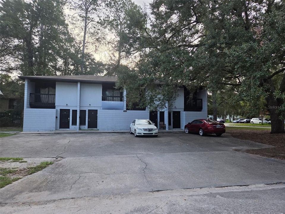 For Rent: $1,200 (2 beds, 1 baths, 1048 Square Feet)