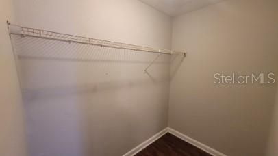 For Rent: $1,200 (2 beds, 1 baths, 1048 Square Feet)
