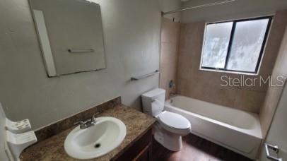 For Rent: $1,200 (2 beds, 1 baths, 1048 Square Feet)