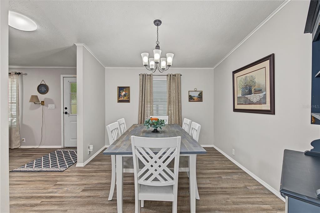 For Sale: $239,000 (3 beds, 2 baths, 1620 Square Feet)