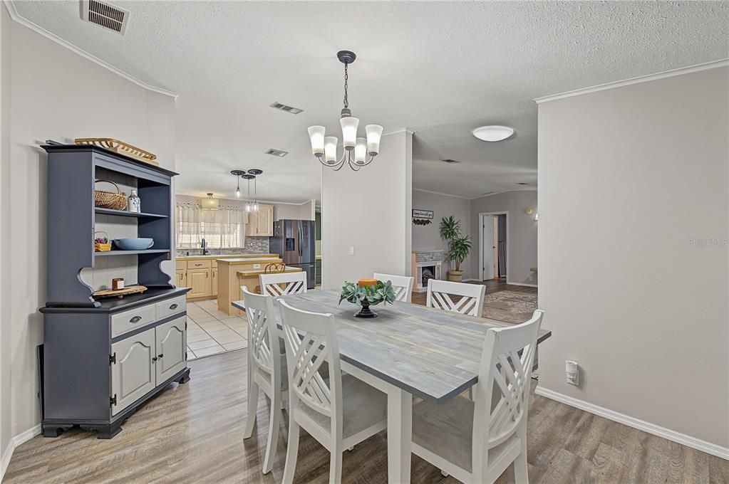 For Sale: $239,000 (3 beds, 2 baths, 1620 Square Feet)