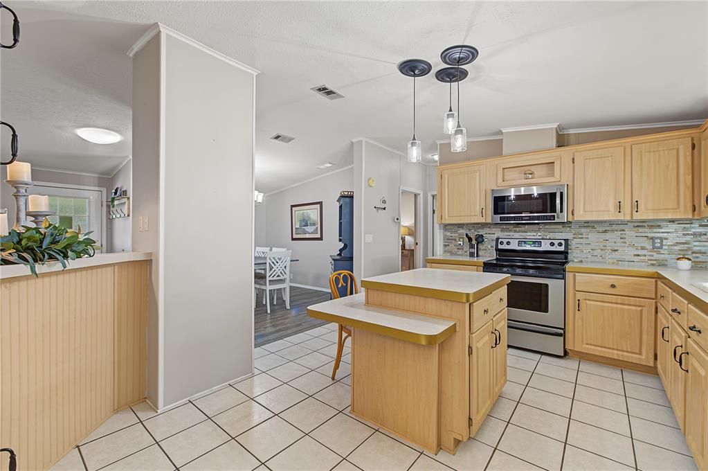 For Sale: $239,000 (3 beds, 2 baths, 1620 Square Feet)