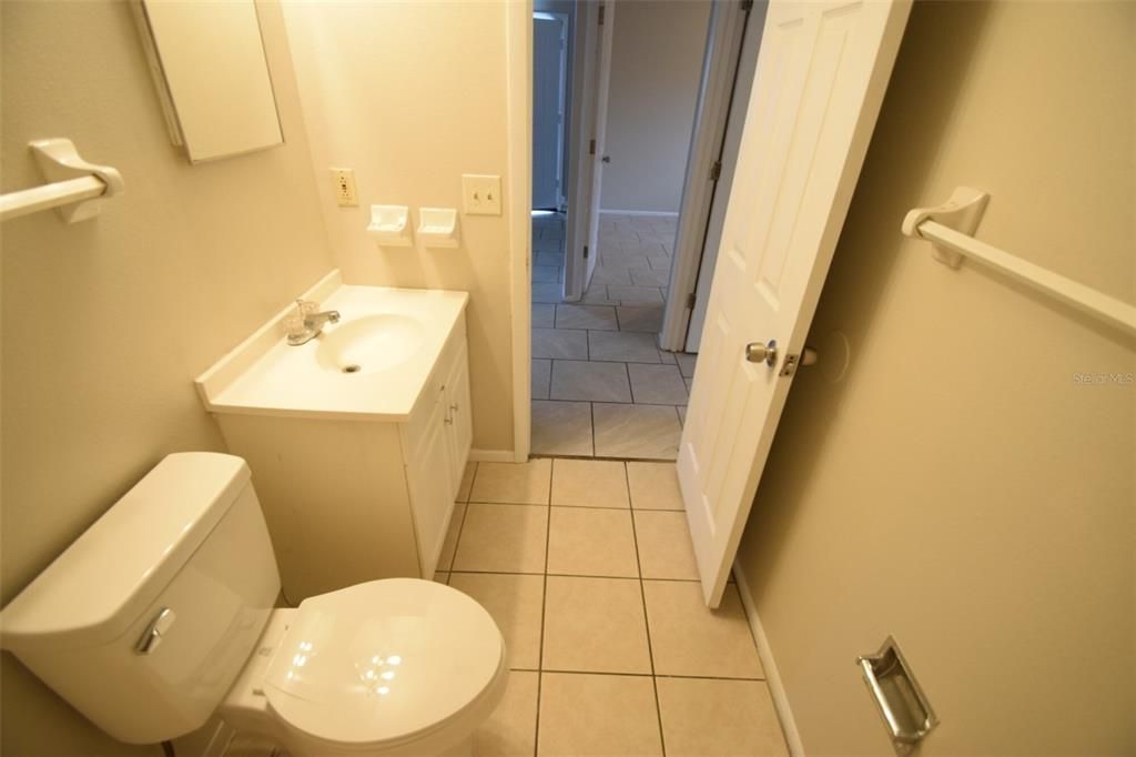 В аренду: $1,325 (2 спален, 1 ванн, 832 Квадратных фут)