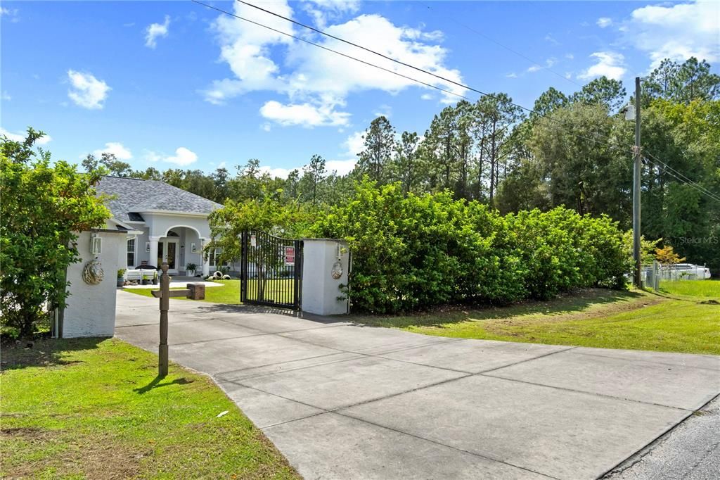En Venta: $624,900 (4 camas, 3 baños, 2428 Pies cuadrados)