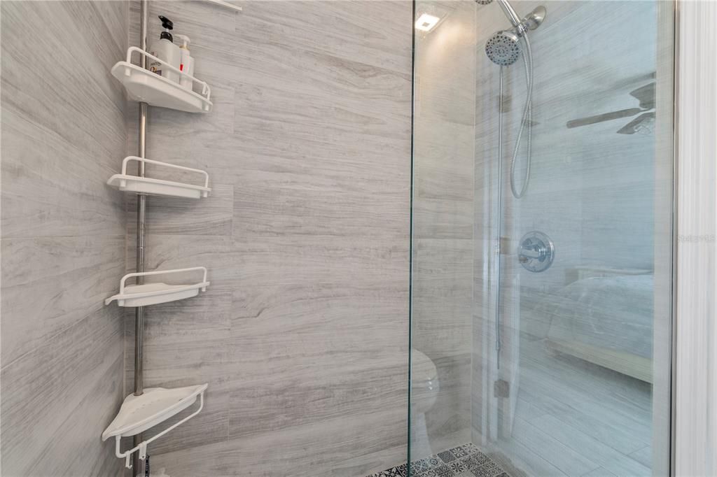 En Venta: $624,900 (4 camas, 3 baños, 2428 Pies cuadrados)