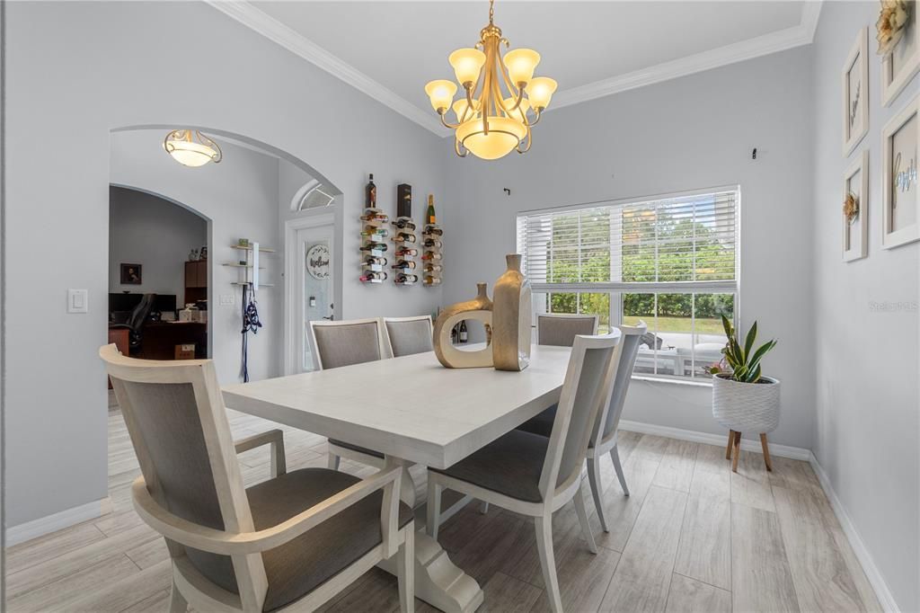 En Venta: $624,900 (4 camas, 3 baños, 2428 Pies cuadrados)