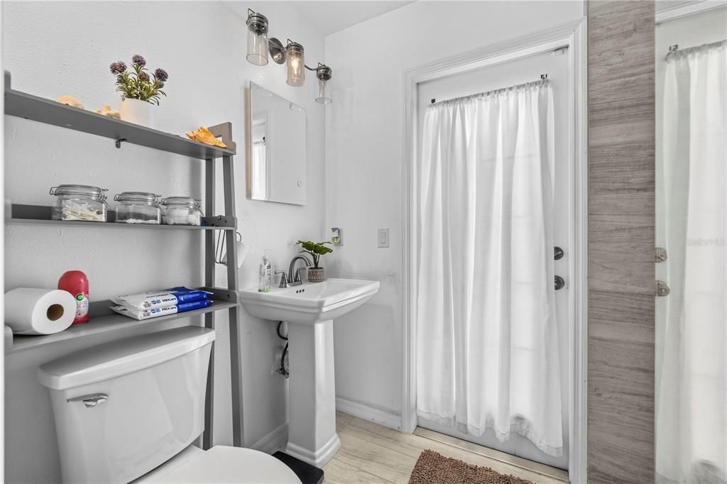 En Venta: $624,900 (4 camas, 3 baños, 2428 Pies cuadrados)
