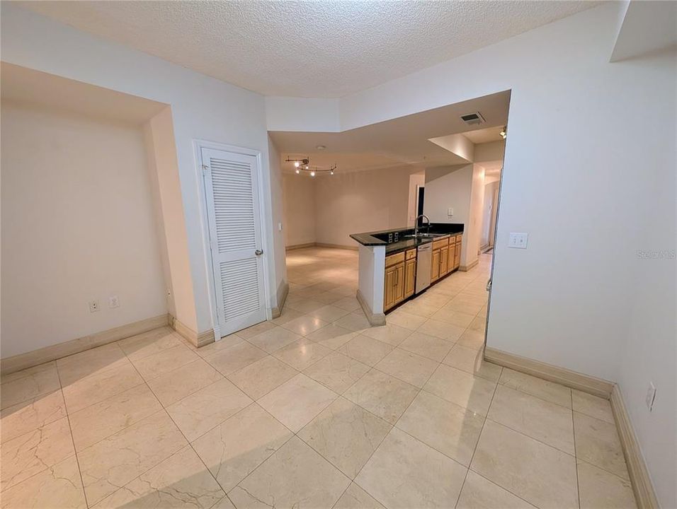 For Rent: $2,200 (3 beds, 3 baths, 1559 Square Feet)
