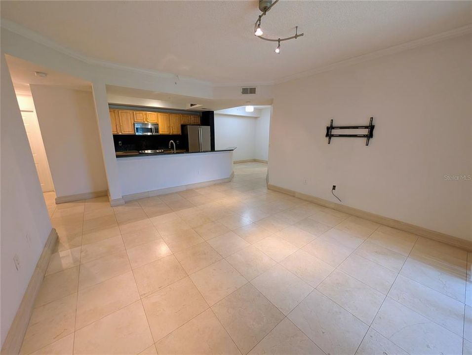 For Rent: $2,200 (3 beds, 3 baths, 1559 Square Feet)