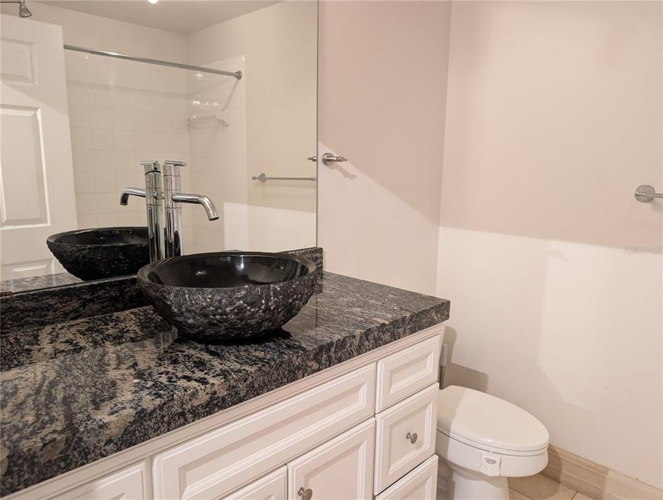 For Rent: $2,200 (3 beds, 3 baths, 1559 Square Feet)
