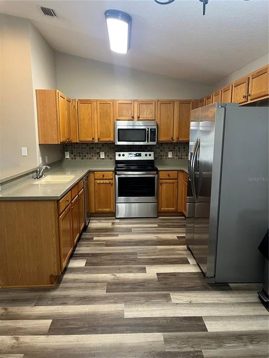 For Rent: $1,800 (3 beds, 2 baths, 1200 Square Feet)