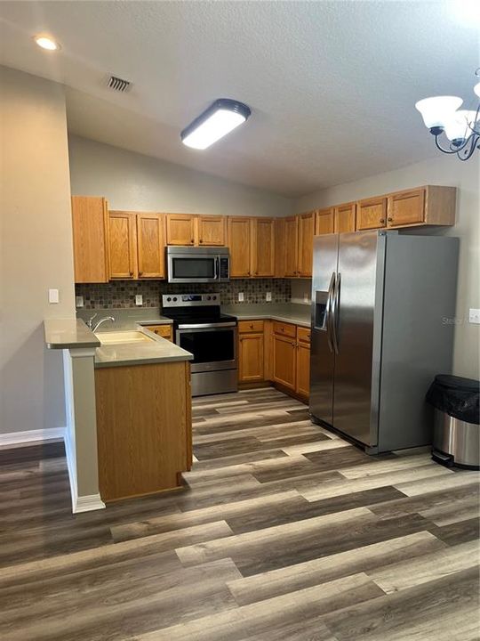 For Rent: $1,800 (3 beds, 2 baths, 1200 Square Feet)