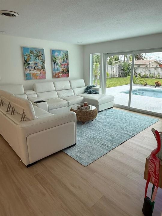 В аренду: $4,850 (4 спален, 2 ванн, 1520 Квадратных фут)