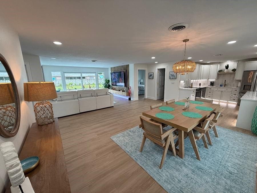 В аренду: $4,850 (4 спален, 2 ванн, 1520 Квадратных фут)
