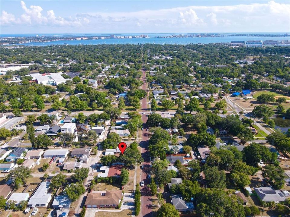 For Rent: $1,700 (1 beds, 1 baths, 728 Square Feet)