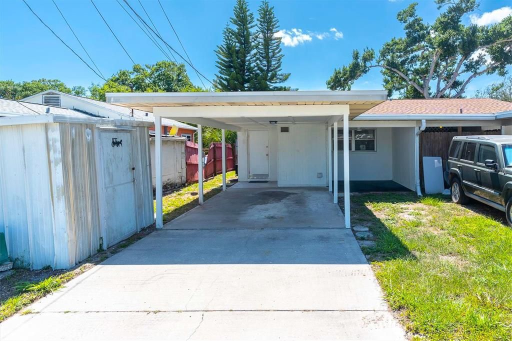 For Rent: $1,700 (1 beds, 1 baths, 728 Square Feet)