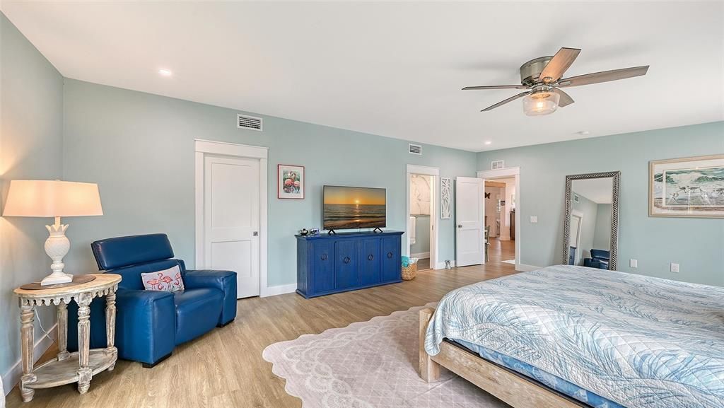 For Sale: $1,200,000 (3 beds, 3 baths, 2200 Square Feet)
