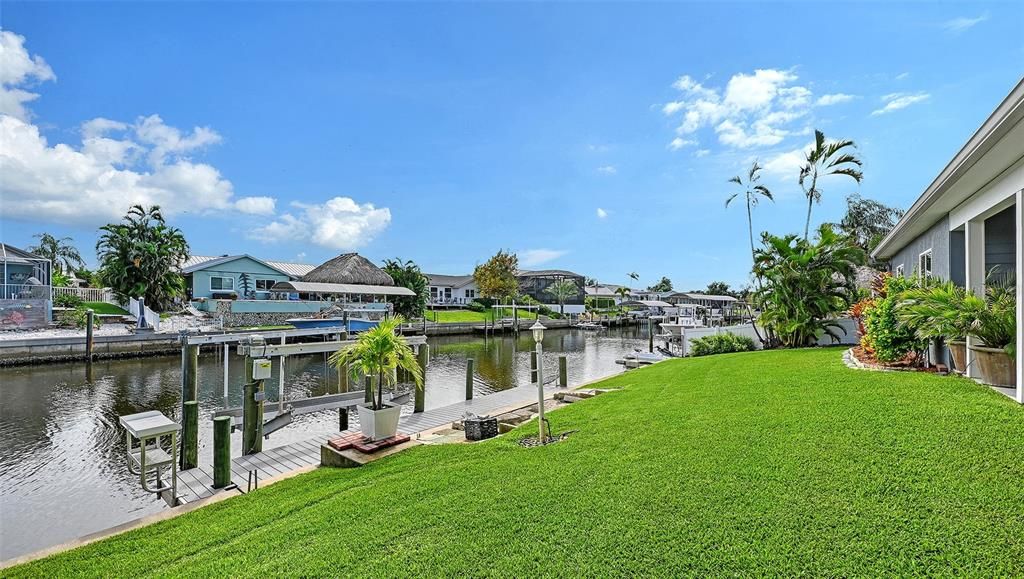 For Sale: $1,200,000 (3 beds, 3 baths, 2200 Square Feet)