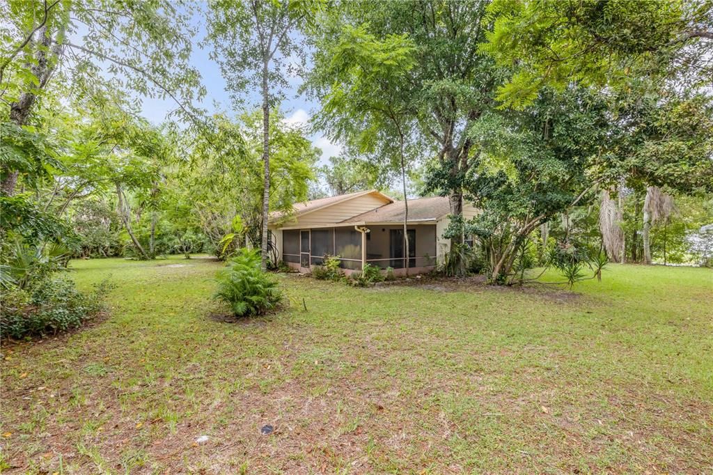 Activo con contrato: $245,000 (3 camas, 2 baños, 1418 Pies cuadrados)