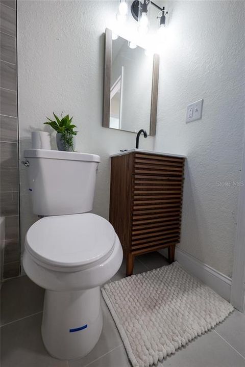 В аренду: $1,950 (2 спален, 1 ванн, 730 Квадратных фут)
