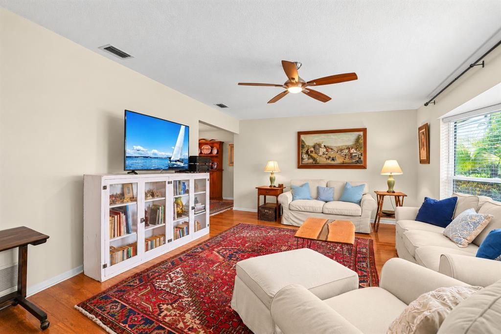 Active With Contract: $695,000 (3 beds, 2 baths, 1850 Square Feet)