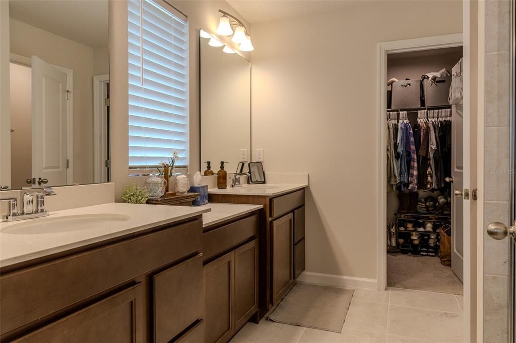 For Sale: $430,000 (4 beds, 2 baths, 2357 Square Feet)