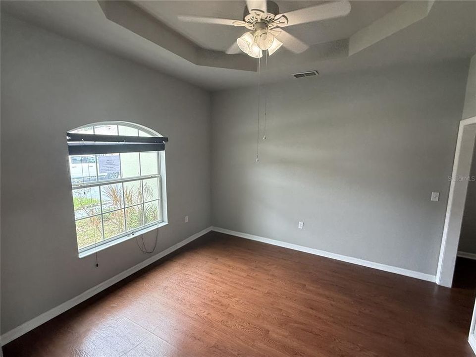En Venta: $310,000 (4 camas, 2 baños, 2352 Pies cuadrados)