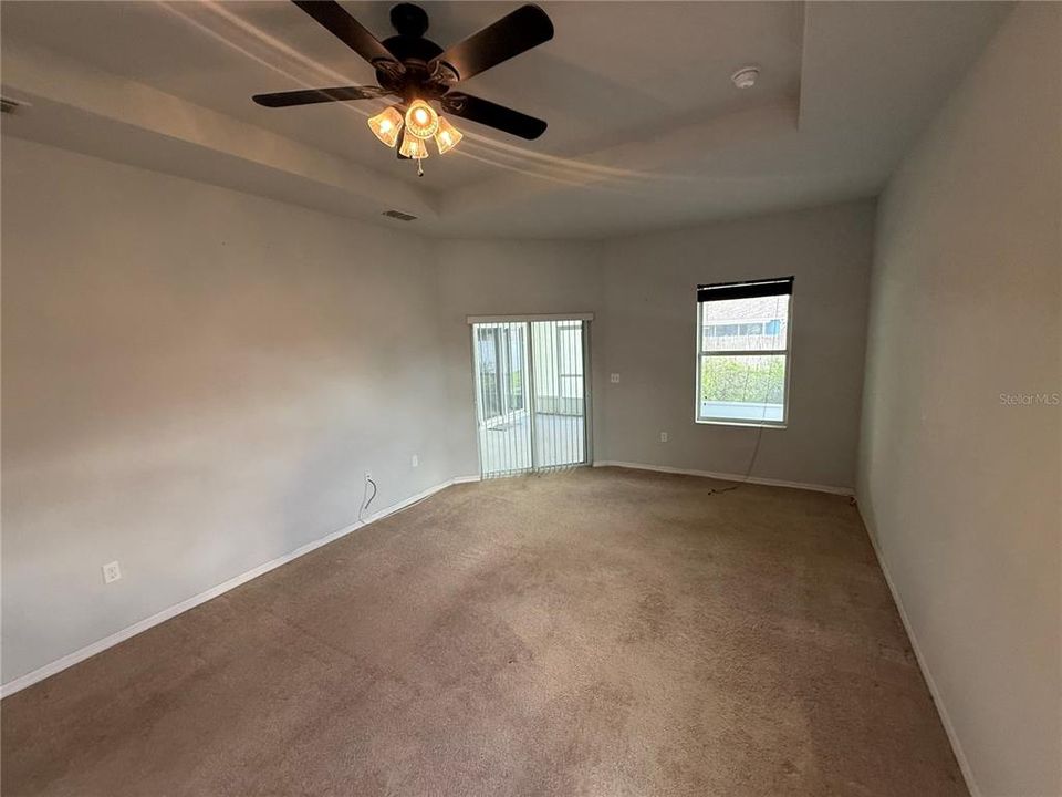 En Venta: $310,000 (4 camas, 2 baños, 2352 Pies cuadrados)