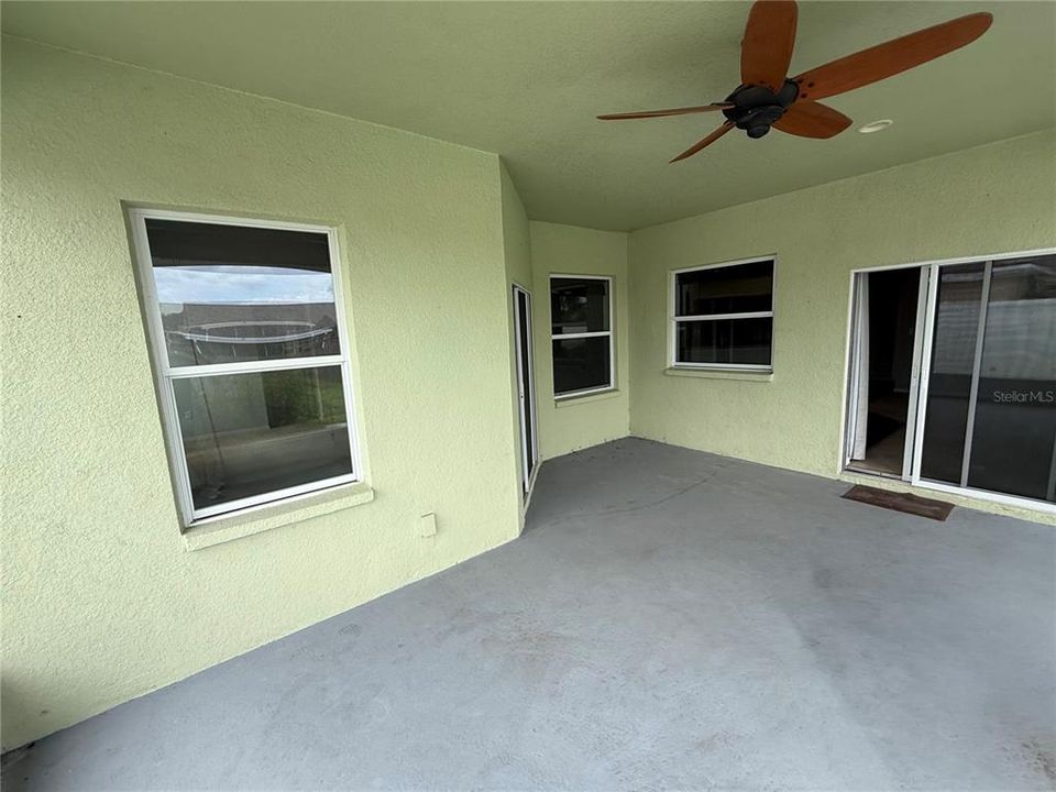 En Venta: $310,000 (4 camas, 2 baños, 2352 Pies cuadrados)