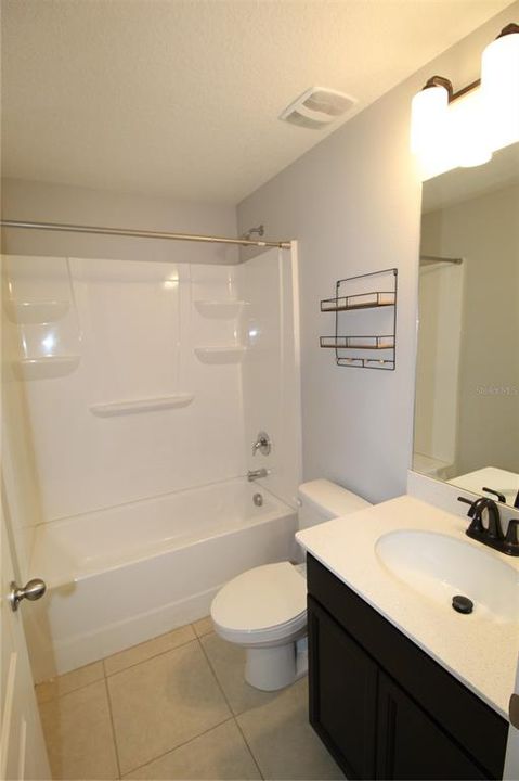 En Venta: $299,000 (3 camas, 2 baños, 1244 Pies cuadrados)