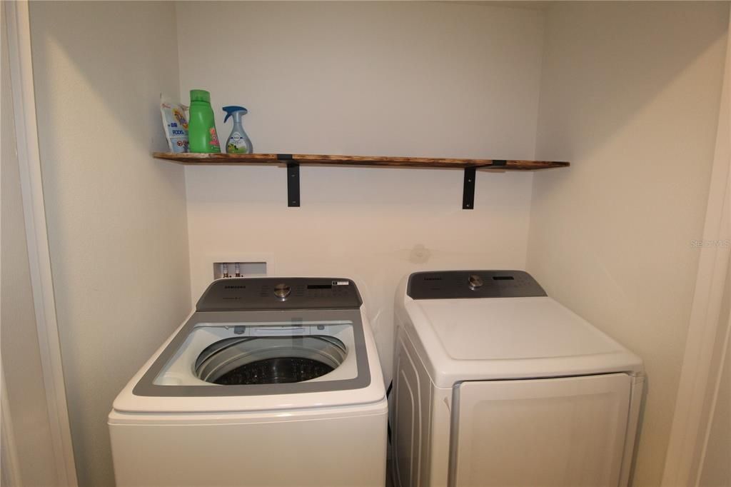 En Venta: $299,000 (3 camas, 2 baños, 1244 Pies cuadrados)