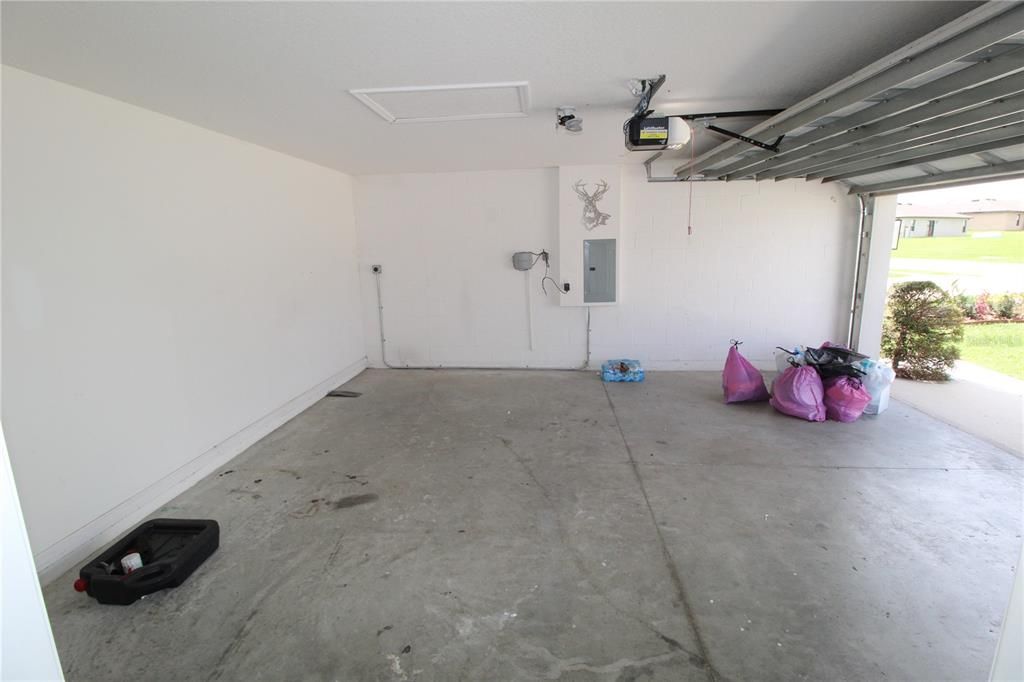 En Venta: $299,000 (3 camas, 2 baños, 1244 Pies cuadrados)