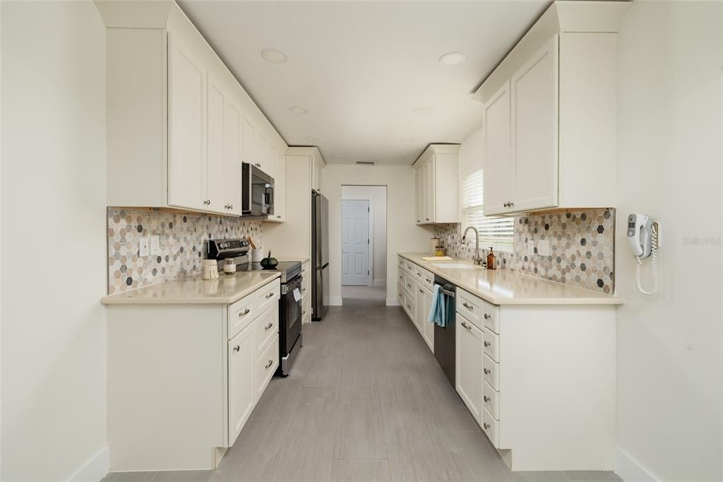 En Venta: $1,100,000 (4 camas, 2 baños, 2789 Pies cuadrados)