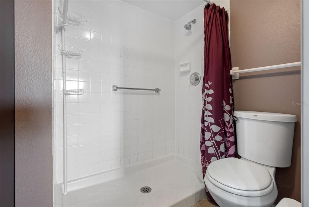 На продажу: $249,000 (2 спален, 2 ванн, 1030 Квадратных фут)
