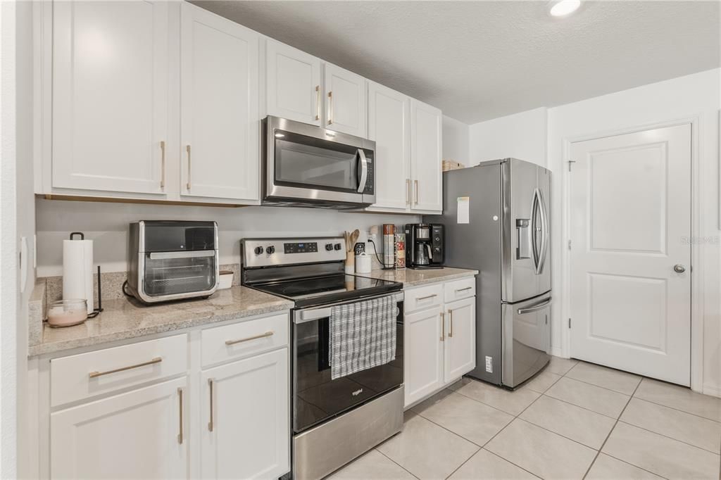 For Rent: $2,200 (3 beds, 2 baths, 1615 Square Feet)