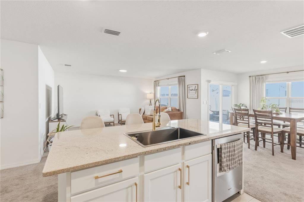 For Rent: $2,200 (3 beds, 2 baths, 1615 Square Feet)