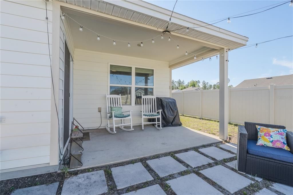 For Rent: $2,200 (3 beds, 2 baths, 1615 Square Feet)