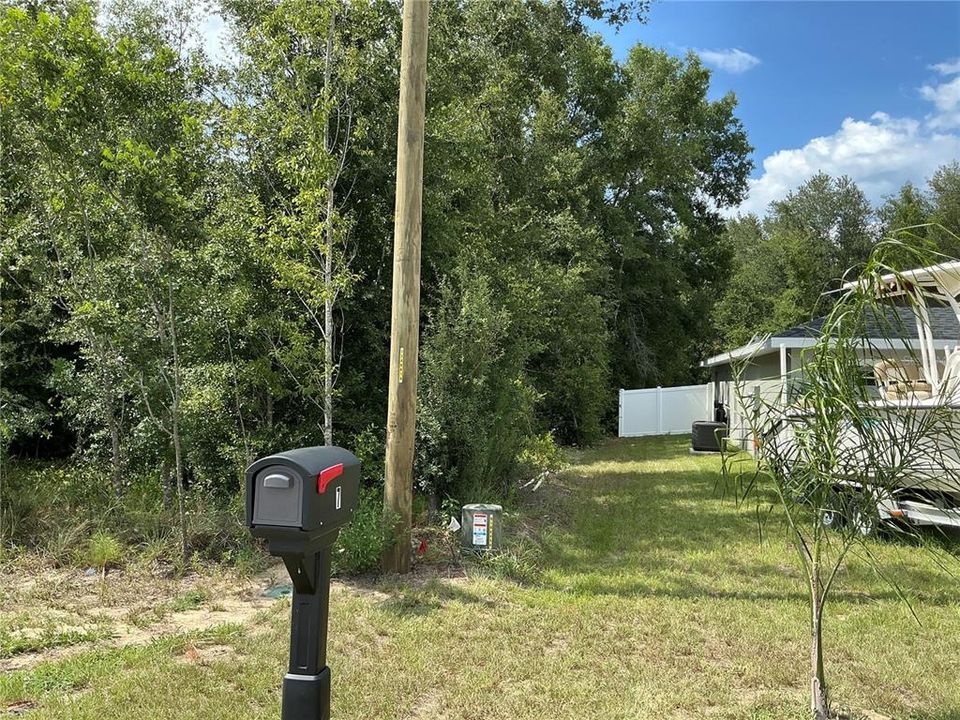 На продажу: $35,000 (0.37 acres)