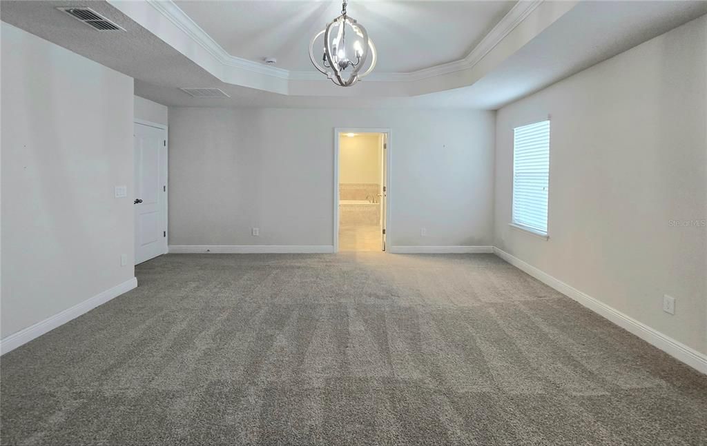 Active With Contract: $629,000 (5 beds, 2 baths, 3056 Square Feet)