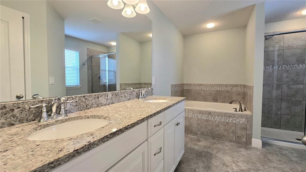 Active With Contract: $629,000 (5 beds, 2 baths, 3056 Square Feet)