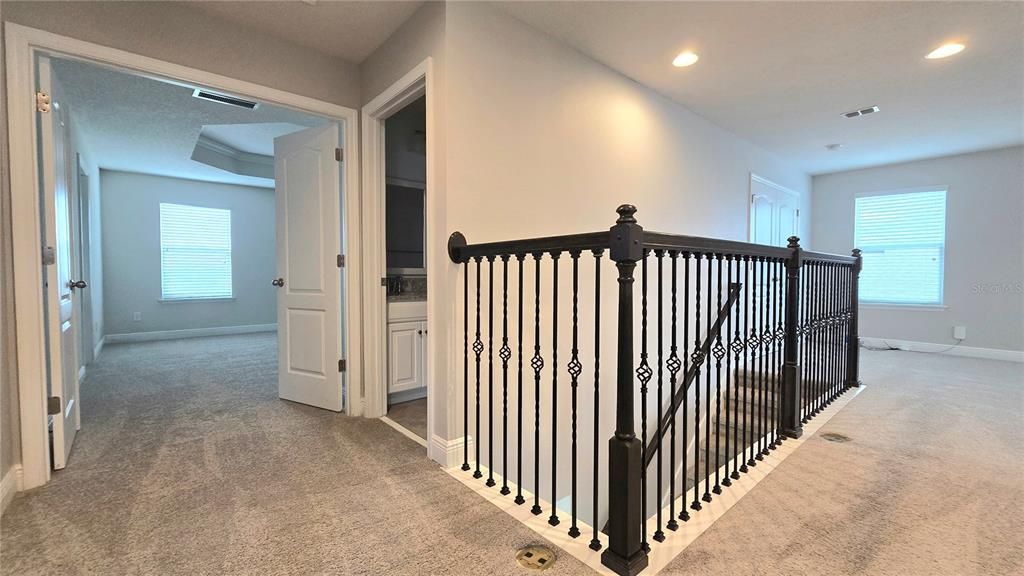 Active With Contract: $629,000 (5 beds, 2 baths, 3056 Square Feet)