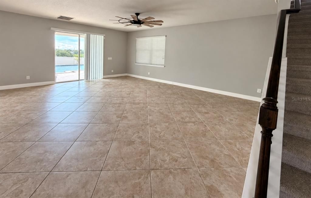 Active With Contract: $629,000 (5 beds, 2 baths, 3056 Square Feet)