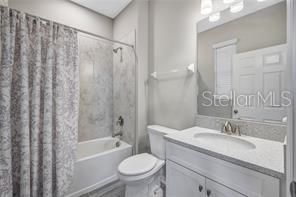En Venta: $749,000 (5 camas, 4 baños, 3761 Pies cuadrados)